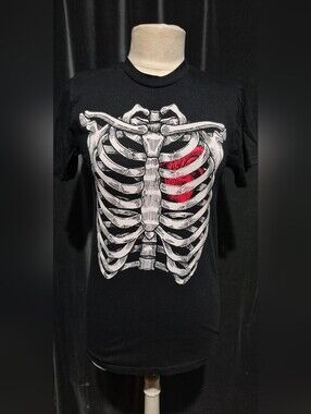 Michaels Black Short Sleeve Tee with White Rib Cage and Red Heart Graphic(BOX C)